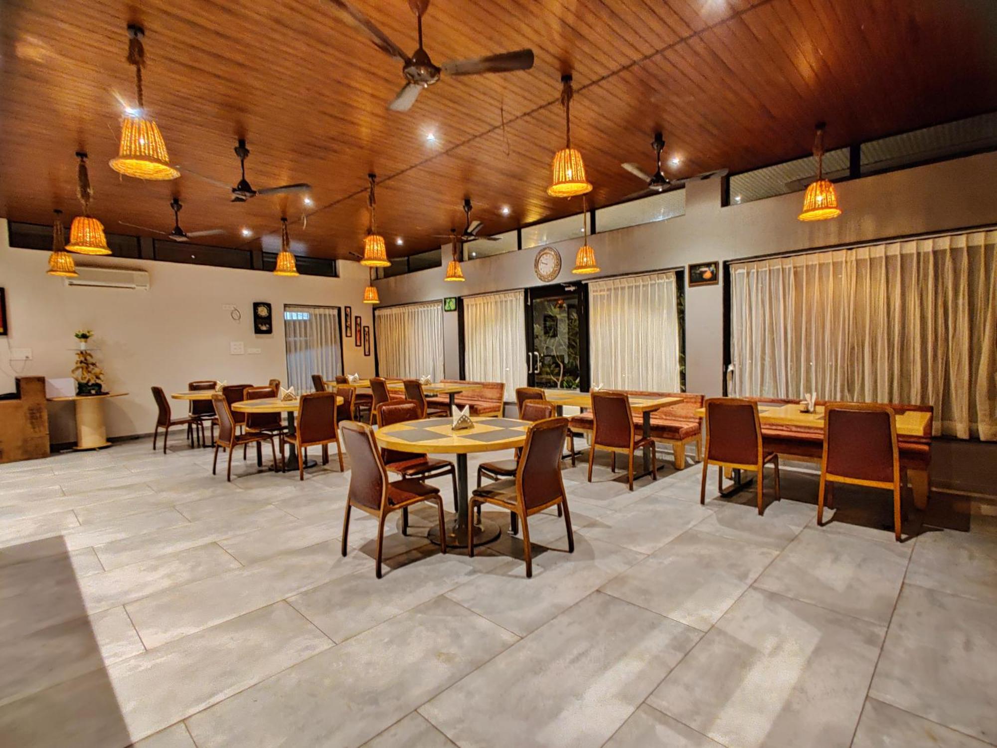 Lion Signature Family Resort Sasan Gir Exterior photo