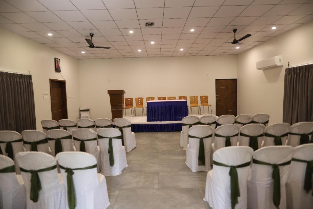 Lion Signature Family Resort Sasan Gir Exterior photo