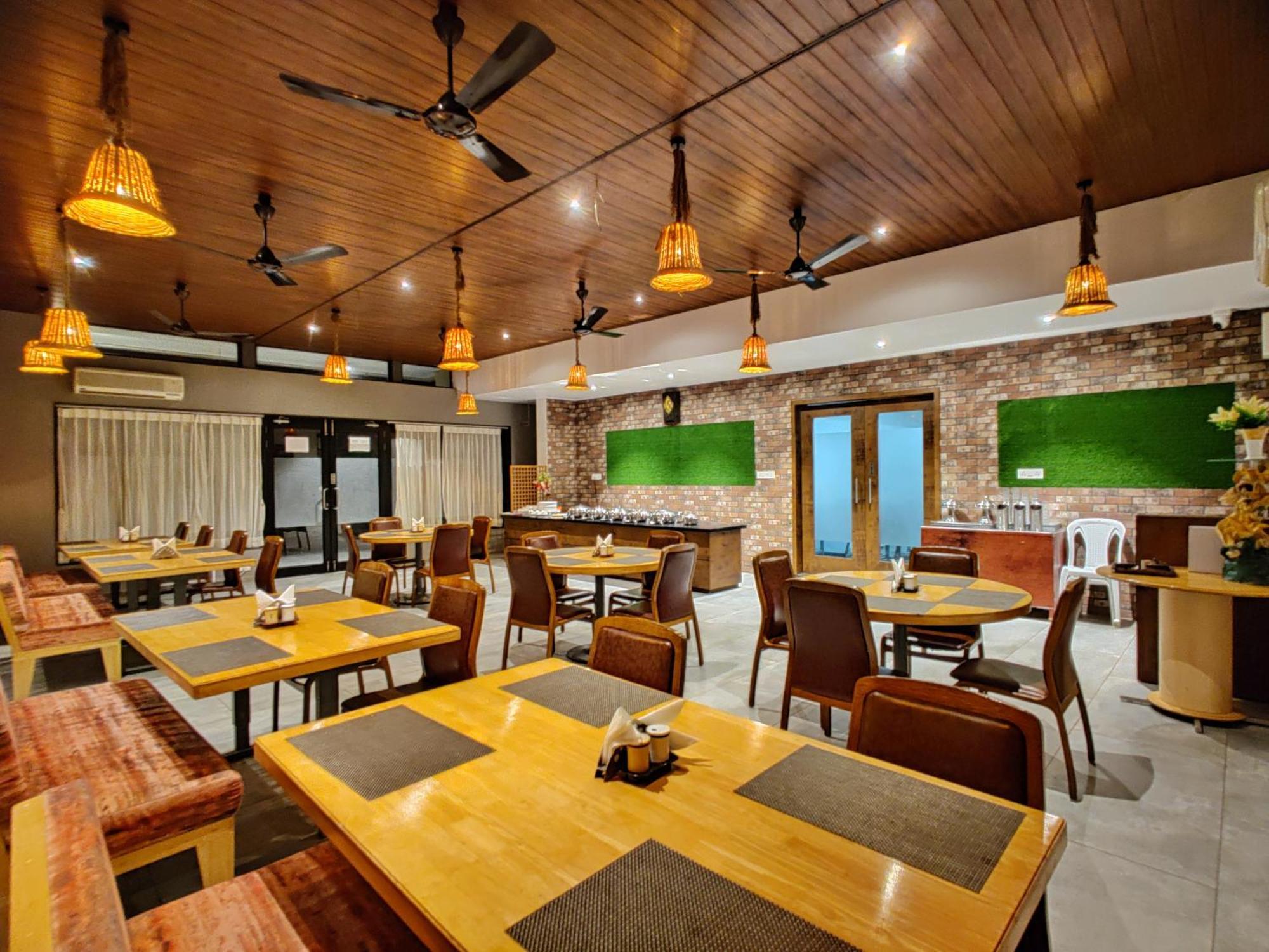 Lion Signature Family Resort Sasan Gir Exterior photo